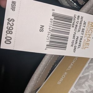 Michael Kors Bags - NWT Michael Kors Jet Set Travel Michael Kors Bags - NWT Michael Kors Jet Set Travel